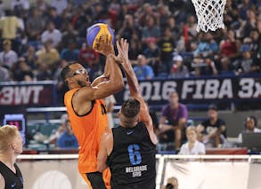 6 Gilberto Clavell (PUR)