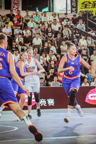 6 Sonja Kuijt (NED) - 5 Georgia Agnew (NZL) - New Zealand v Netherlands, 2016 FIBA 3x3 World Championships - Women, Pool, 14 October 2016