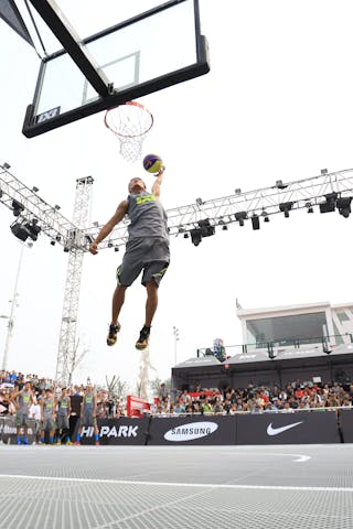 Player dunking, dunk contest, 2014 World Tour Beijing, 3x3game, 2-3 August.