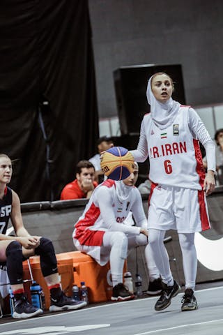 17 Masoumeh Esmaeilzadeh Soudjani (IRI) - 7 Sabrina Ionescu (USA)