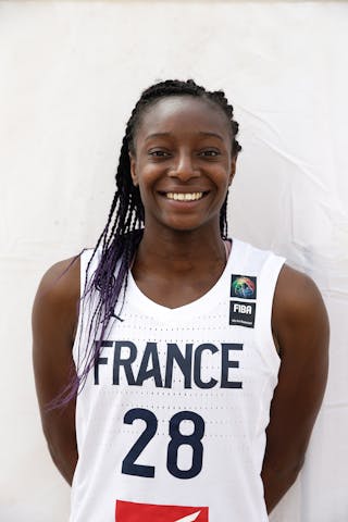 28 Migna Touré (FRA)