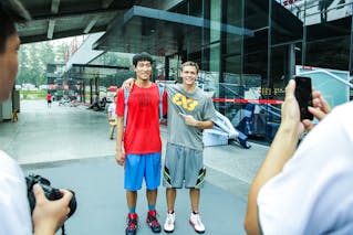 Pro dunker with a fan, 2014 World Tour Beijing, 3x3game, 2-3 August.
