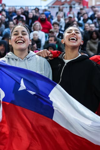 Chile Women u23 supporting