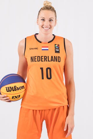 10 Natalie Van Den Adel (NED)