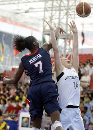 USA vs Germany, Day 3 of the FIBA Basketball 3 on 3, during the Singapore 2010 Youth Olympic Games. 17/08/2010 Boys/Girls preliminary round.