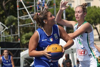 14 Gustė Drakšaitė (LTU) - 20 Caterina Mattera (ITA) - Fiba U18 Europe Cup Qualifier Bari Game 21: Lithuania vs Italy 9-15