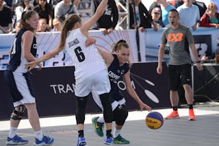 6 Zara Jillings (NZL) - 10 Sára Krumpholcová (CZE) - New Zealand v Czech Republic, 2016 FIBA 3x3 U18 World Championships - Women, Last 8, 5 June 2016