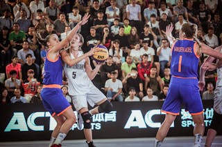 1 Lisa Van Den Adel (NED) - 5 Georgia Agnew (NZL) - New Zealand v Netherlands, 2016 FIBA 3x3 World Championships - Women, Pool, 14 October 2016