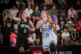 5 Georgia Agnew (NZL) - 11 Vita Horobets (UKR) - Ukraine v New Zealand, 2016 FIBA 3x3 World Championships - Women, Pool, 12 October 2016