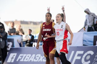 4 Dayenlys Veliz (VEN) - 10 Sára Krumpholcová (CZE) - Czech Republic v Venezuela, 2016 FIBA 3x3 U18 World Championships - Women, Pool, 1 June 2016