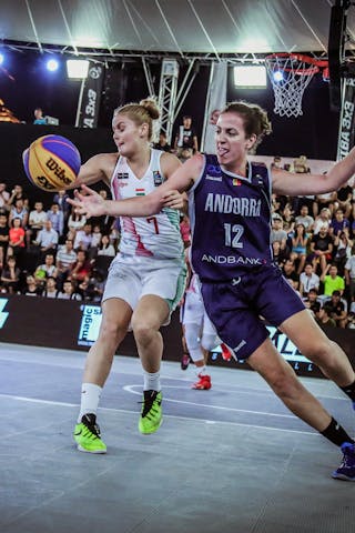 12 Patricia Vicente (AND) - 7 Alexandra Theodorean (HUN) - Hungary v Andorra, 2016 FIBA 3x3 World Championships - Women, Pool, 11 October 2016