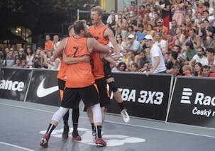 Kolobrzeg v Paris, 2015 WT Prague, Semi final, 9 August 2015