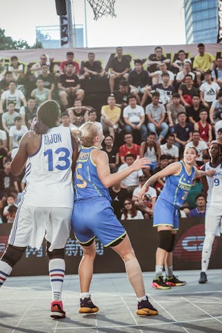 13 Dijon Sandra (FRA) - 5 Ievgeniia Spitkovska (UKR) - France v Ukraine, 2016 FIBA 3x3 World Championships - Women, Last 8, 15 October 2016